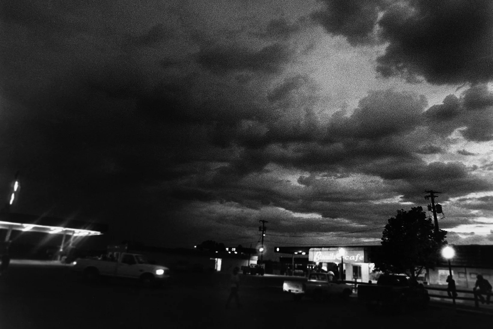 An Inquiry Into Living While Walking The Roads Of America, Mexico, And Beyond