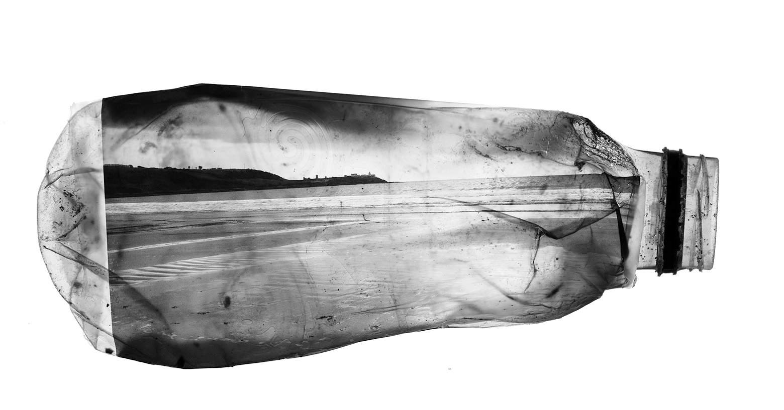 Sea landscapes printed on plastic debris