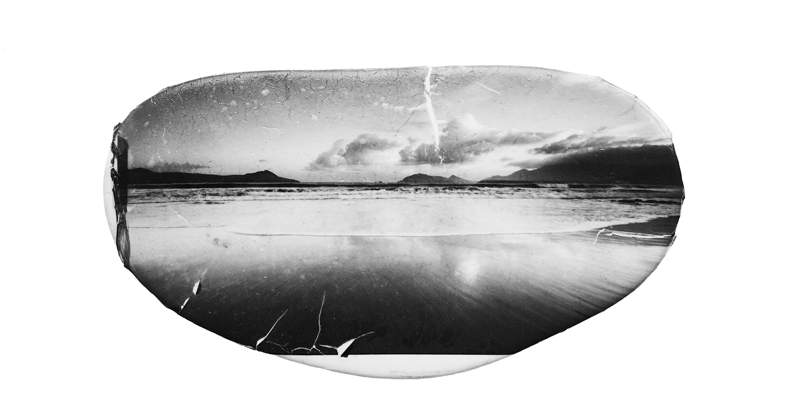Sea landscapes printed on plastic debris